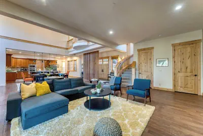 Photo 5 - Grays Crossing by Avantstay Stunning 4bdr Cabin