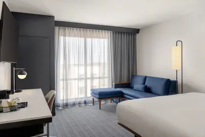 Photo 2 - Courtyard by Marriott Milwaukee Brookfield at Poplar Creek
