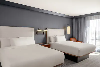 Photo 3 - Courtyard by Marriott Milwaukee Brookfield at Poplar Creek
