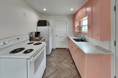Photo 2 - Coral Cottage by Miss Kitty’s