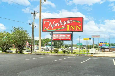 Photo 2 - Northgate Inn by Townhouse Hattiesburg I-59