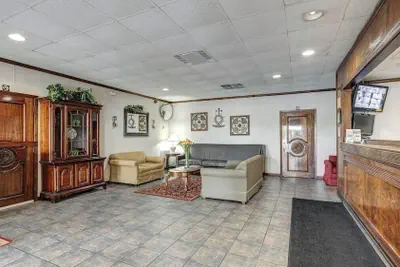 Photo 4 - Northgate Inn by Townhouse Hattiesburg I-59