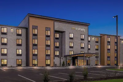 Photo 2 - LivAway Suites Nashville- Smyrna