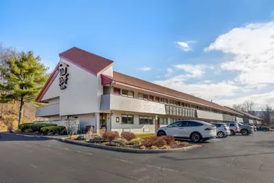 Photo 2 - HomeTowne Studios by Red Roof Danville, PA
