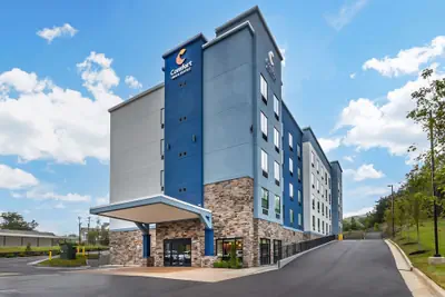 Photo 2 - Comfort Inn & Suites Nashville