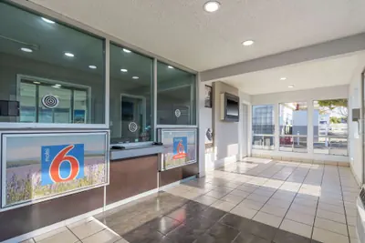 Photo 3 - Studio 6 Hayward, Ca – Silicon Valley Gateway