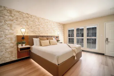 Photo 2 - LYFE INN & SUITES by AGA - Beverly Hills