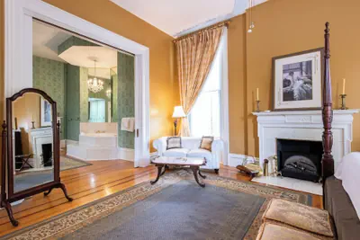 Photo 4 - DuPont Mansion Bed & Breakfast