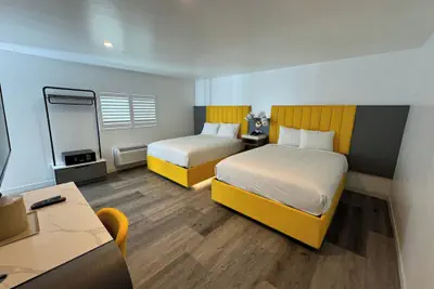 Photo 5 - Hotel Rudra - Hollywood