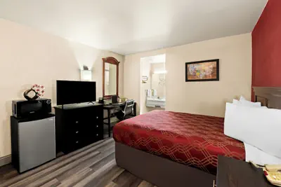 Photo 4 - Bellmawr Economy Inn