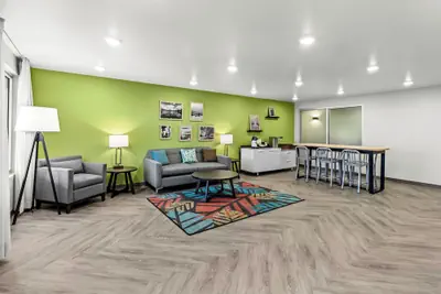 Photo 4 - WoodSpring Suites Beaverton - Portland West