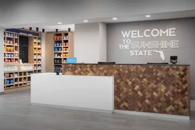 Photo 4 - Hampton Inn & Suites Naples South