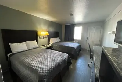 Photo 2 - Western Inn Marietta