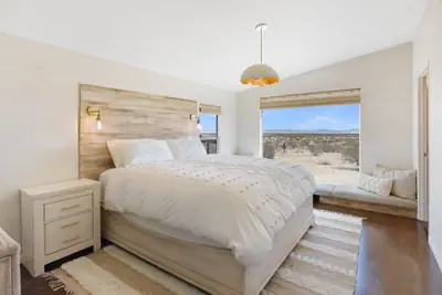 Photo 3 - Desert Moon - Serene Desert Views & Design 3 Bedroom Home by RedAwning