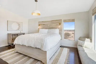 Photo 4 - Desert Moon - Serene Desert Views & Design 3 Bedroom Home by RedAwning