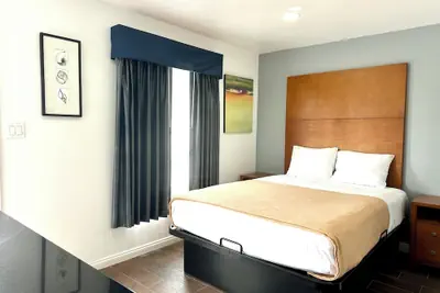 Photo 3 - Oceanside Inn & Suites