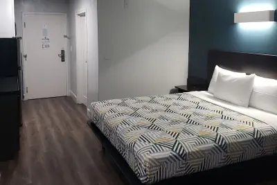 Photo 5 - Studio 6 Suites Hesperia, CA – West Main Street – I-15