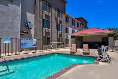 Photo 2 - Studio 6 Suites Hesperia, CA – West Main Street – I-15