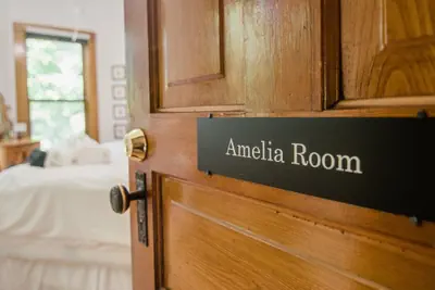 Photo 2 - Amelia Room BW Boutique Hotel