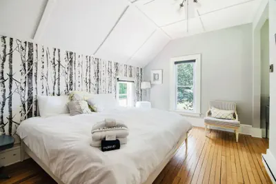 Photo 2 - Mahaney Suite BW Boutique Hotel