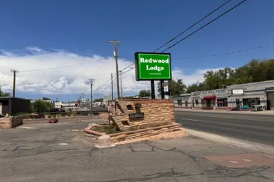 Photo 2 - Redwood Lodge of Farmington