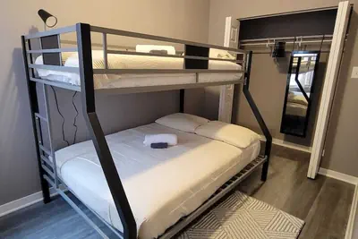 Photo 5 - Chicago Avenue Inn