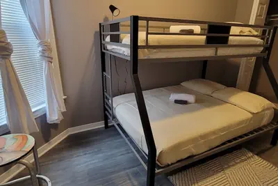 Photo 4 - Chicago Avenue Inn