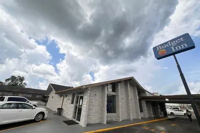 Photo 2 - Budget Inn