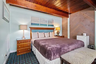 Photo 5 - Oceanfront Inn II