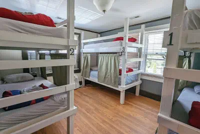 Photo 4 - Bon Paul & Sharky's Youth Hostel