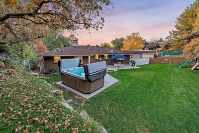 Photo 2 - Family Ski Oasis 7BR 16-Person Spa Mins to Skiing Home by RedAwning