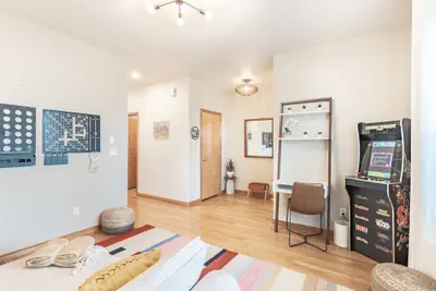 Photo 5 - FIFA 2026 3BR + Daybed Midway Near Seattle & Vancouver