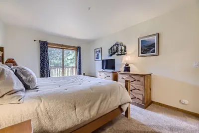 Photo 4 - 2652 Tenderfoot Lodge 3 Bedroom Condo by RedAwning