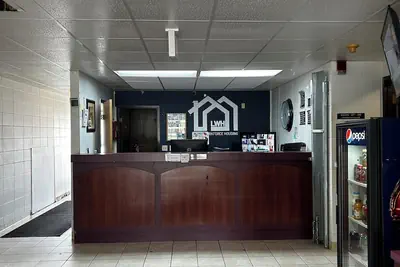 Photo 2 - Grand Inn