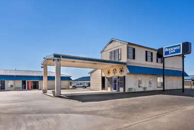 Photo 2 - Rodeway Inn Llano