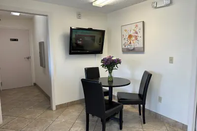 Photo 5 - Carom Inn Denham Springs-Baton Rouge