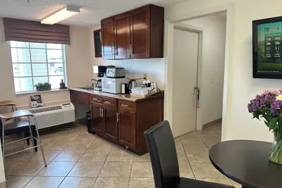 Photo 4 - Carom Inn Denham Springs-Baton Rouge