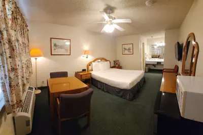 Photo 3 - Formosa Inn