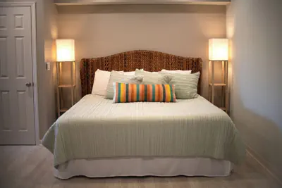 Photo 3 - The Islander Inn