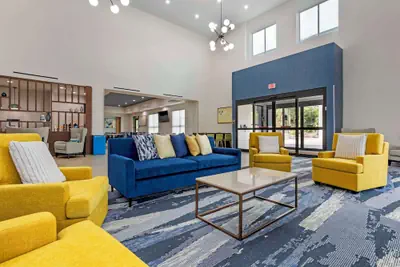 Photo 4 - Comfort Inn & Suites Huntsville Near University