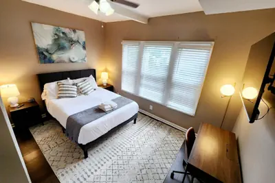 Photo 5 - Magnolia House in Lafayette