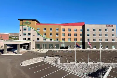 Photo 2 - Hawthorn Extended Stay By Wyndham Kingman
