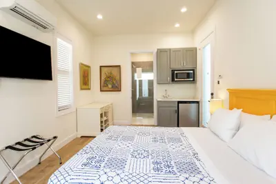 Photo 2 - Sorrento Cabana: 1-Bedroom Cabana Near Vanderbilt Beach – Perfect for a Tranquil Beachside Escape
