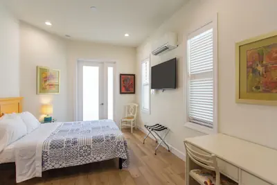 Photo 3 - Sorrento Cabana: 1-Bedroom Cabana Near Vanderbilt Beach – Perfect for a Tranquil Beachside Escape