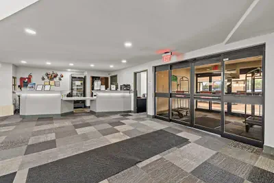Photo 4 - Ramada by Wyndham Stevens Point