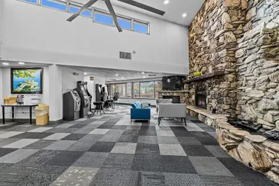 Photo 3 - Ramada by Wyndham Stevens Point