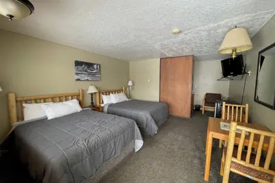 Photo 5 - Ho Hum Motel