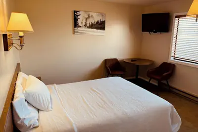 Photo 3 - Ho Hum Motel