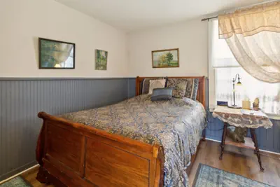 Photo 3 - Carroll Cottage 1 Bedroom by Main Street Bed & Breakfast