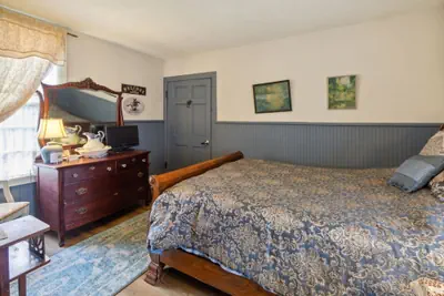 Photo 4 - Carroll Cottage 1 Bedroom by Main Street Bed & Breakfast